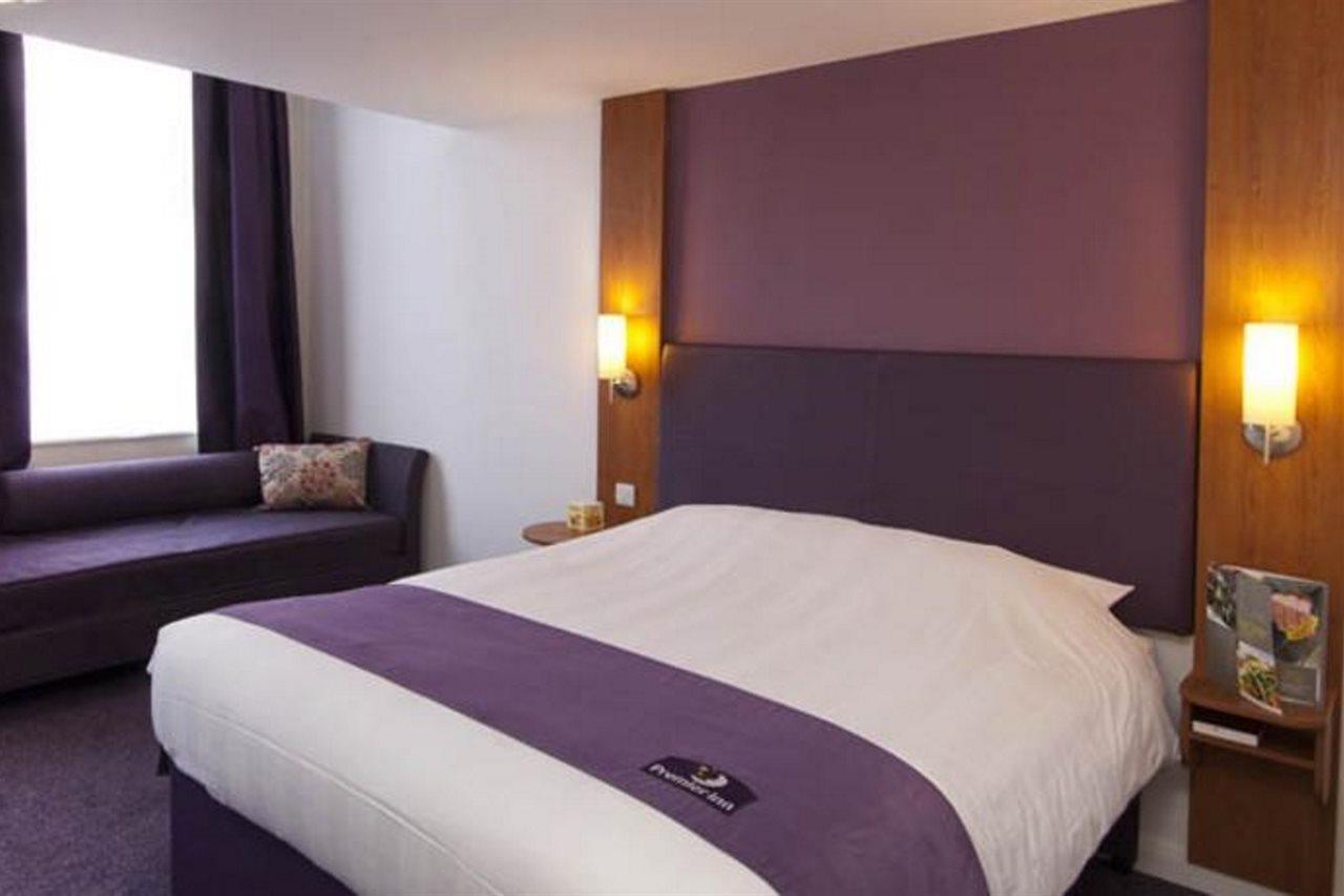 Premier Inn Wolverhampton City Centre Exterior foto